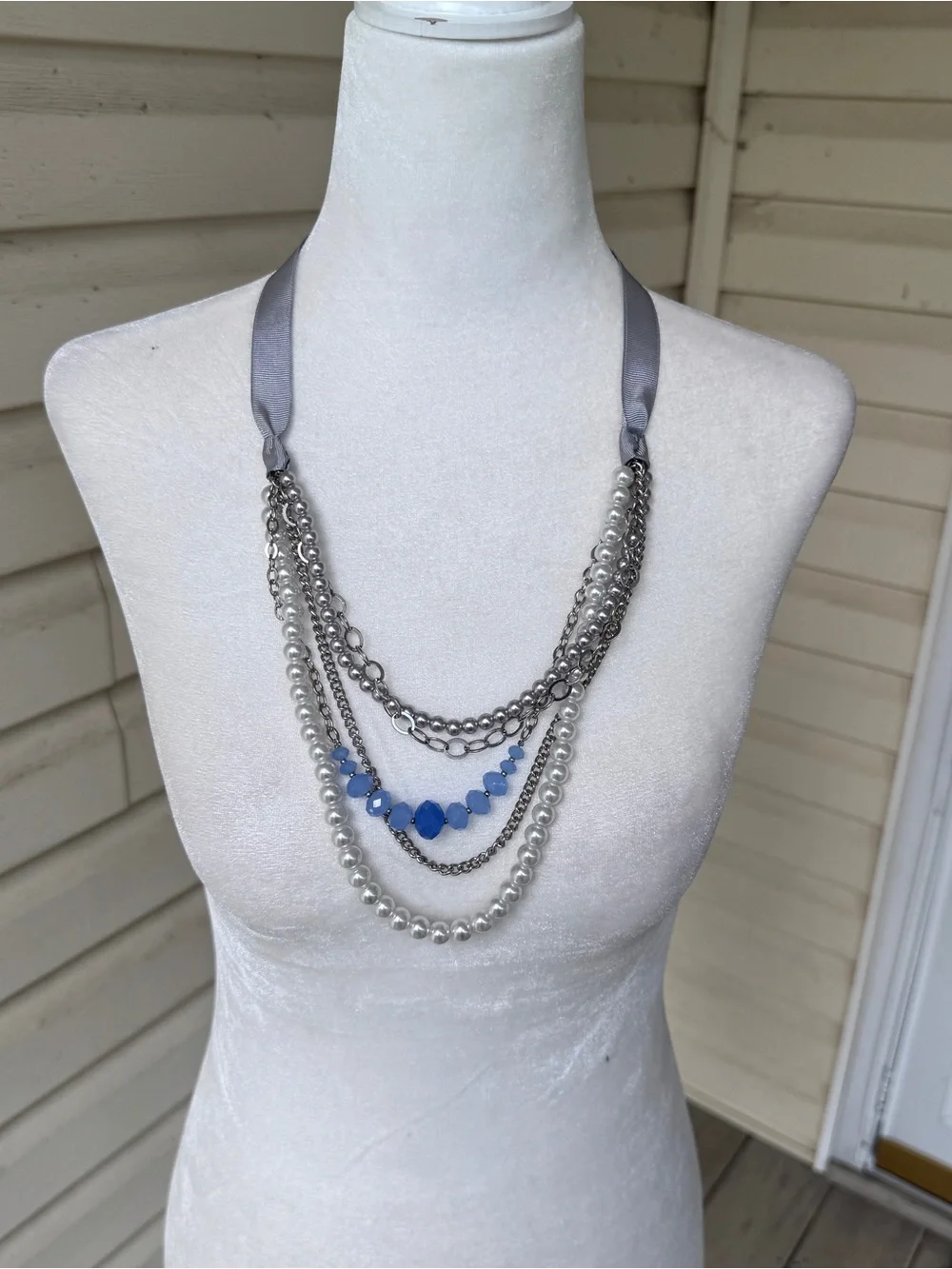 Ann Taylor 5 Strand Silver Pearl Blue Bead Necklace Ribbon Tie Adjustable - Picture 5 of 5